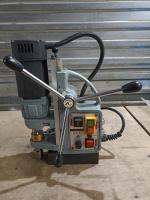 Станок сверлильный на магнитном основании ø 12-32 мм, реверс ECO.32-T б у