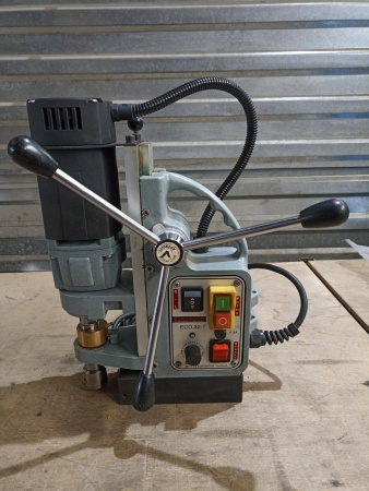 Станок сверлильный на магнитном основании ø 12-32 мм, реверс ECO.32-T б у