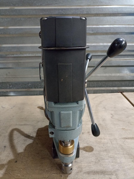 Станок сверлильный на магнитном основании ø 12-32 мм, реверс ECO.32-T б у фото2