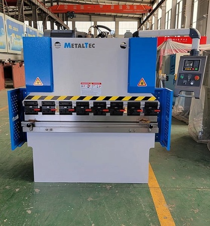 Пресс листогибочный MetalTec HBM 30 1600 E22 фото3