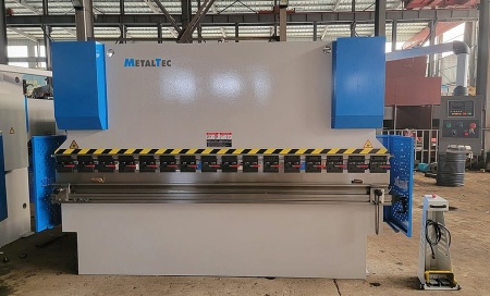 Пресс листогибочный MetalTec HBM 125 3200M E22 фото2