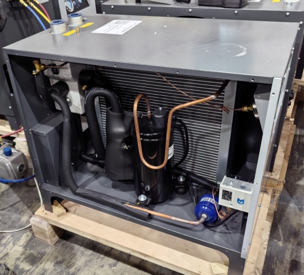 Компрессор винтовой IronMac IC 30 15 DIGI DF 500L фото2