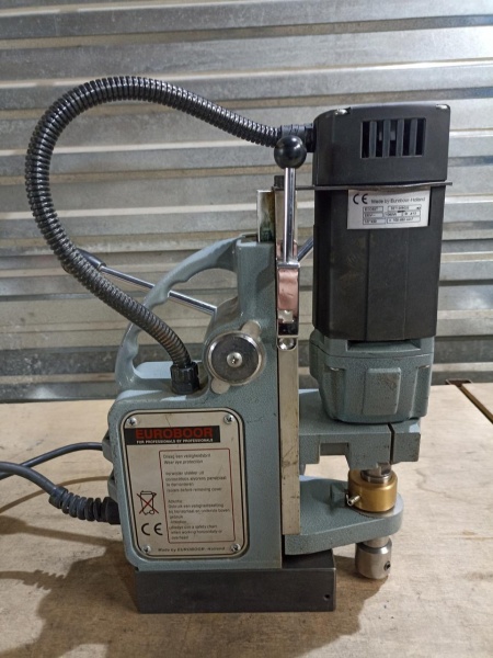 Станок сверлильный на магнитном основании ø 12-32 мм, реверс ECO.32-T б у фото3