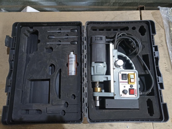 Станок сверлильный на магнитном основании ø 12-32 мм, реверс ECO.32-T б у фото5